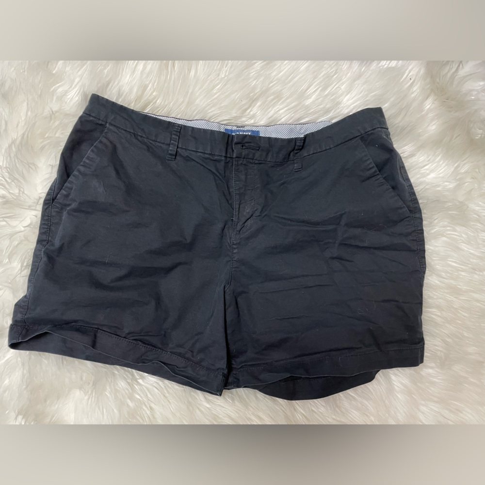 Size 14. Black Old Navy Shorts